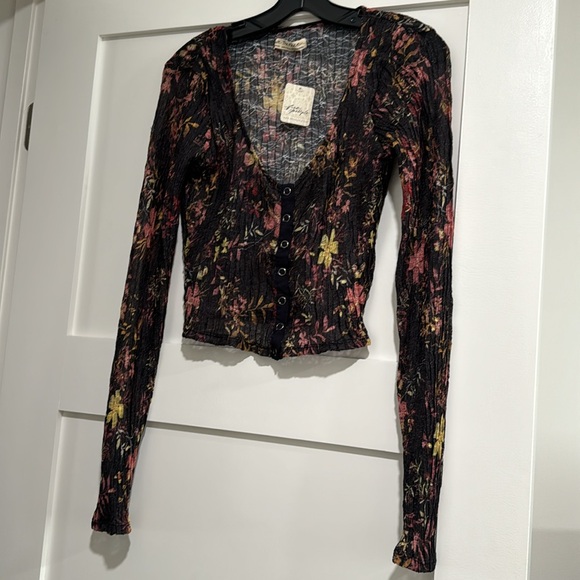 FREE PEOPLE We The Free Angelina Lace Up Button Up Dark Combo Crop Top sz M - Picture 2 of 5